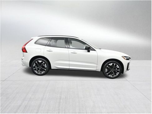 New 2026 Volvo XC60 B5 Plus AWD/4WD image 6