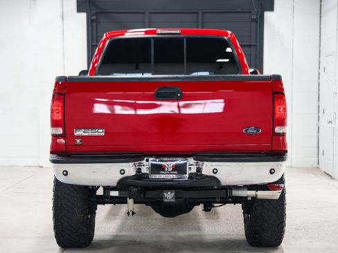 Used 2006 Ford F250 XL AWD/4WD image 4