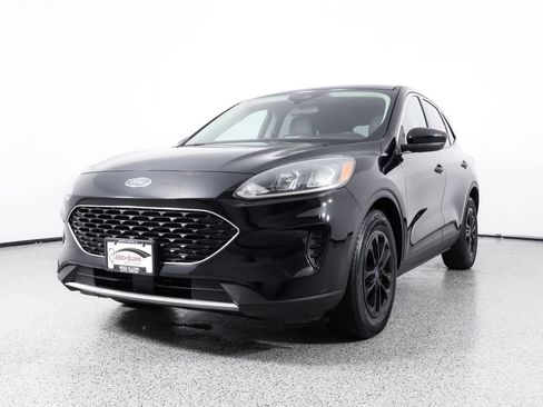 Used 2020 Ford Escape SE FWD image 3