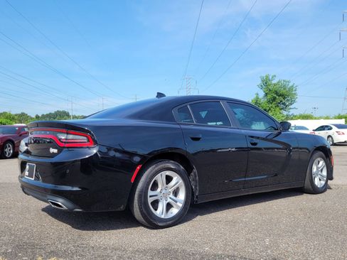 Used 2023 Dodge Charger SXT RWD image 5