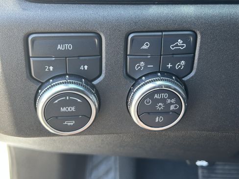 Certified 2025 GMC Sierra 1500 SLT AWD/4WD image 30
