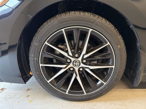 Used 2023 Toyota Camry SE image 18