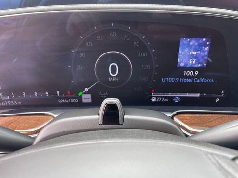 Used 2022 Cadillac Escalade ESV Sport Platinum image 35