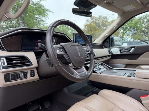 Used 2024 Lincoln Navigator L Reserve image 8