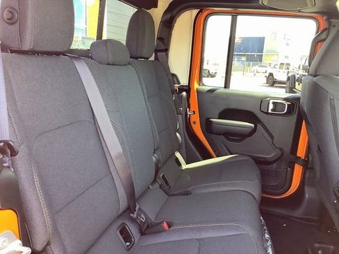 New 2025 Jeep Gladiator Sport image 33