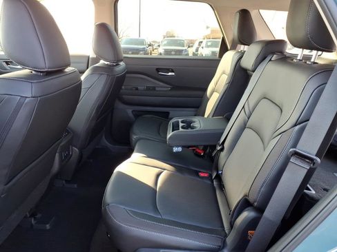New 2026 Nissan Pathfinder SL image 29