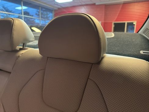 Used 2021 Hyundai Elantra Limited image 47