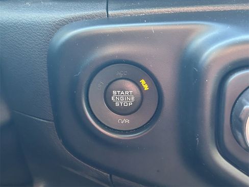 Used 2022 Jeep Wrangler Unlimited Sahara image 29