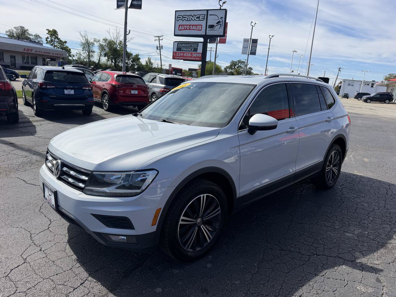 Used 2018 Volkswagen Tiguan SEL AWD/4WD image 3