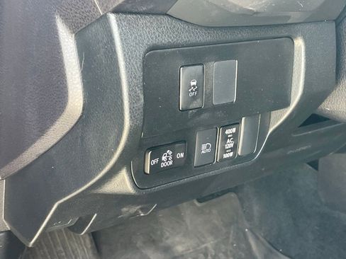 Used 2023 Toyota Tacoma TRD Off-Road w/ Technology Package AWD/4WD image 6