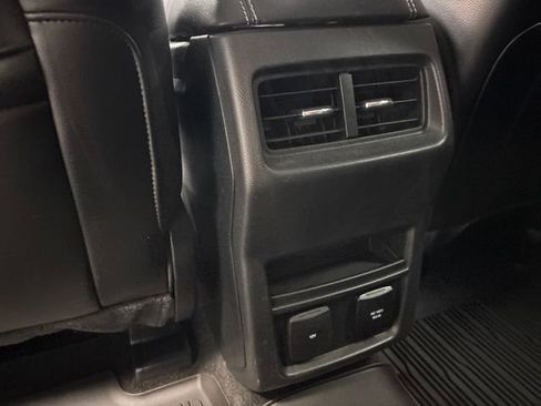 Used 2020 Ford Edge Titanium w/ Class II Trailer Tow Package AWD/4WD image 39