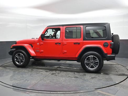Used 2023 Jeep Wrangler Sahara image 9