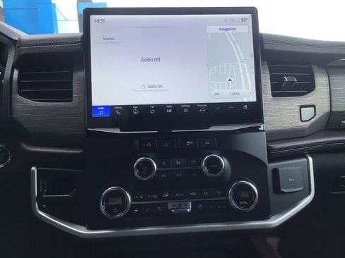 Used 2024 Ford Expedition Limited image 17