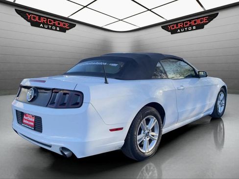 Used 2014 Ford Mustang Convertible image 6