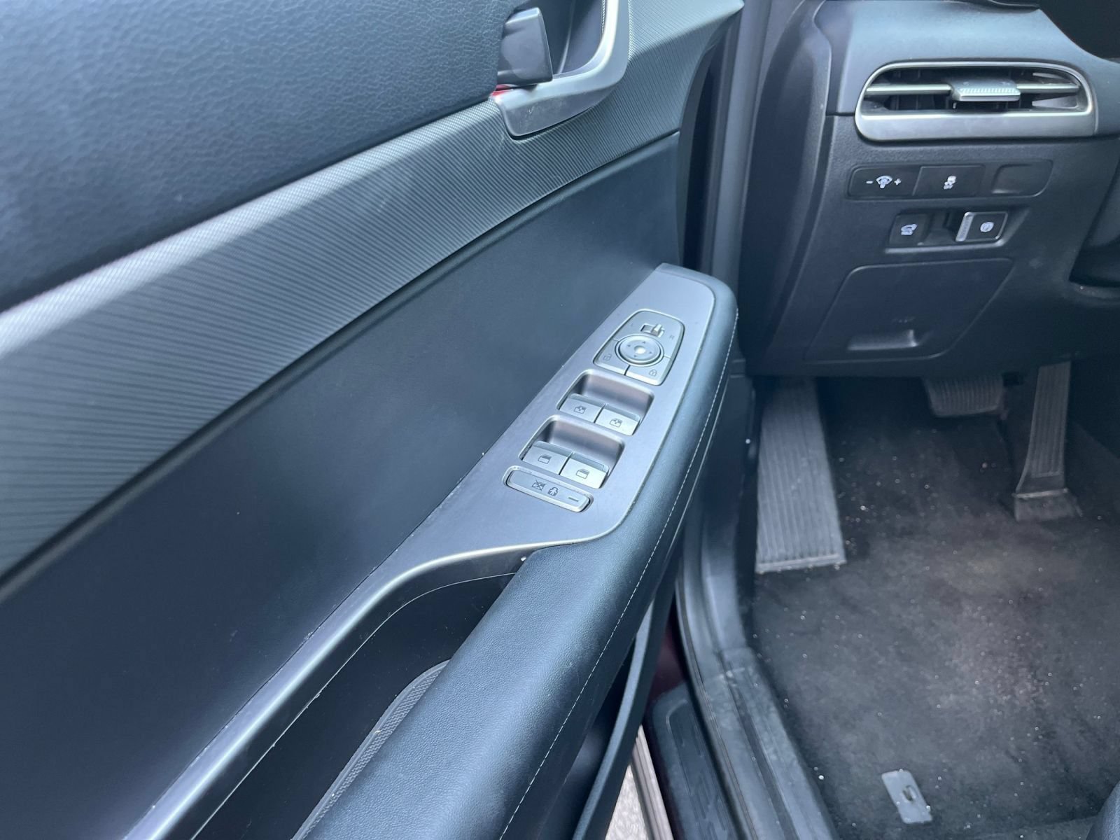 Used 2025 Hyundai Palisade SEL FWD image 21