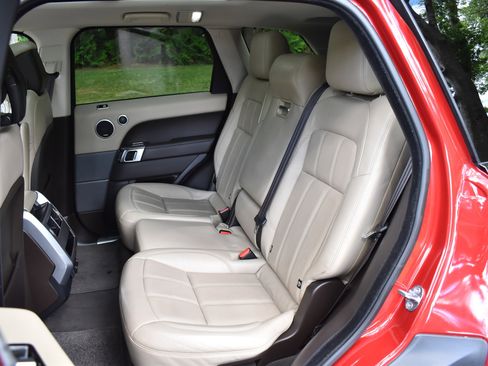 Used 2019 Land Rover Range Rover Sport HSE image 25