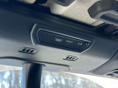 Used 2022 Jeep Gladiator Rubicon w/ Cold Weather Group image 12