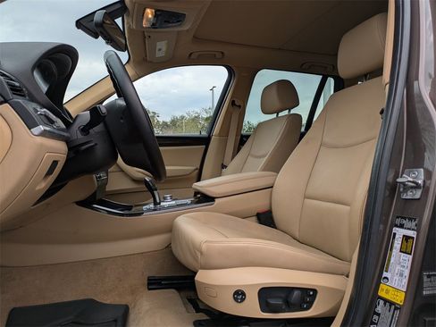 Used 2013 BMW X3 xDrive28i image 2