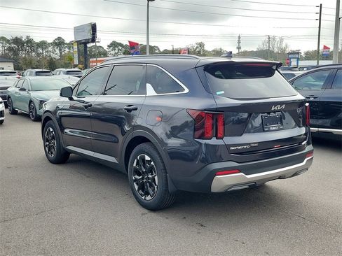 New 2026 Kia Sorento S image 4