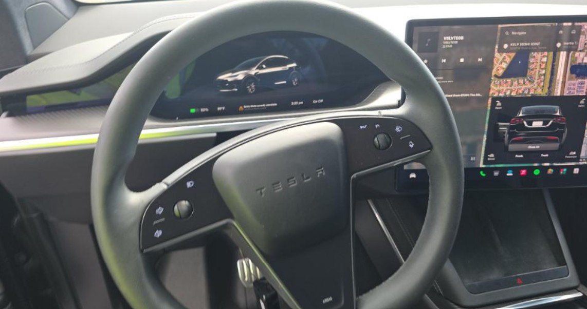 Used 2023 Tesla Model X Plaid AWD/4WD image 3