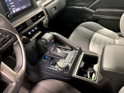 Certified 2025 Toyota Tacoma TRD Off-Road image 20