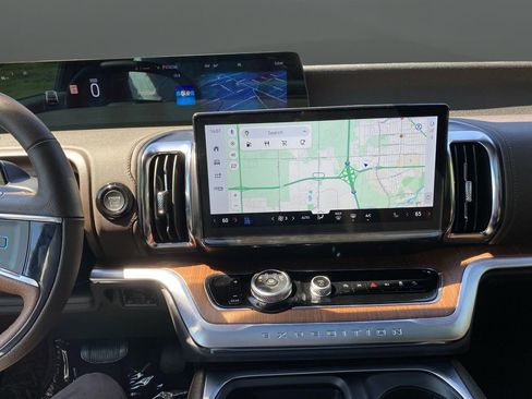 New 2025 Ford Expedition King Ranch image 9