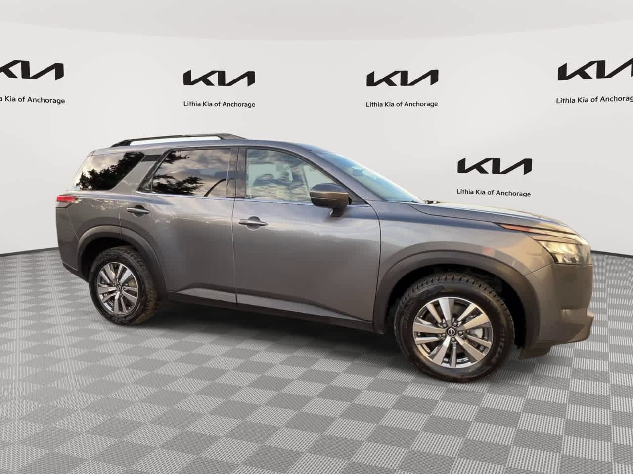Used 2024 Nissan Pathfinder SV AWD/4WD image 9