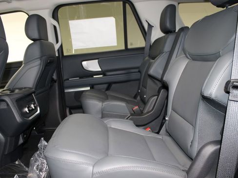 New 2026 Ford Expedition Active image 27