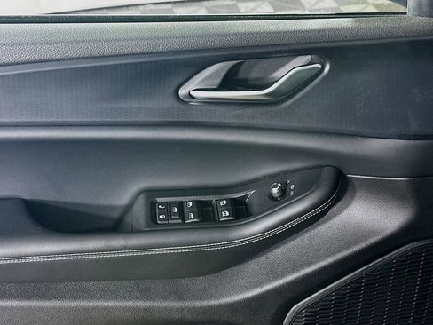 Used 2023 Jeep Grand Cherokee Laredo w/ Luxury Tech Group I image 24