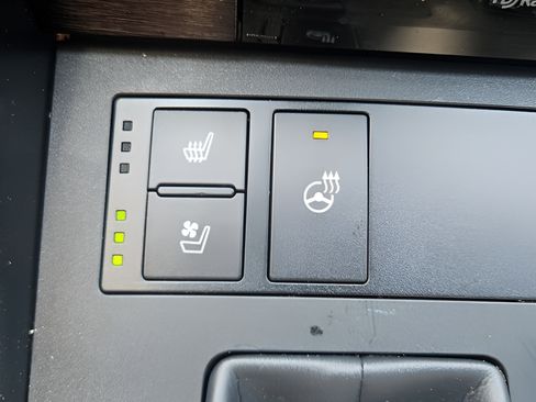 Used 2023 Lexus IS 500 w/ Special Appearance Package RWD image 20