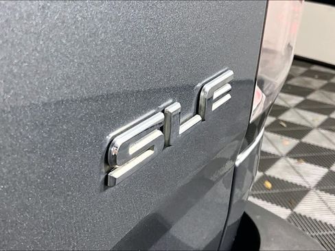 Used 2018 GMC Canyon SLE w/ SLE Convenience Package image 9