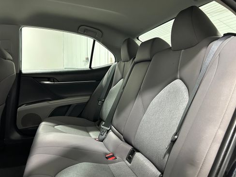 Used 2022 Toyota Camry LE AWD/4WD image 27