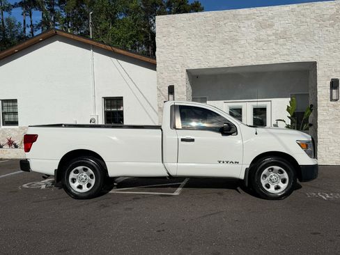 Used 2019 Nissan Titan S image 15