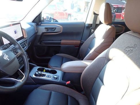 Certified 2025 Ford Bronco Sport Outer Banks w/ Outer Banks Tech Package+ AWD/4WD image 15