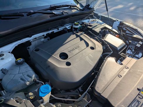 Used 2023 Volvo XC40 B4 Ultimate FWD image 41