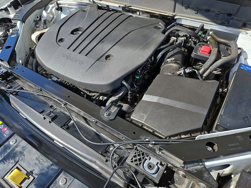 Certified 2023 Volvo XC60 B5 Plus w/ Climate Package image 28