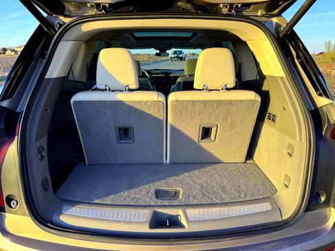 Used 2023 Cadillac XT6 Premium Luxury image 8