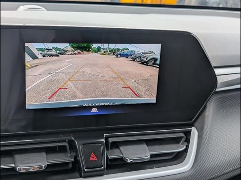 Used 2024 Chevrolet TrailBlazer LT w/ LT Cold Weather Package FWD image 9
