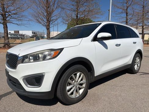 Used 2018 Kia Sorento LX image 1