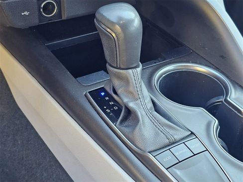 Used 2024 Toyota Camry SE image 22