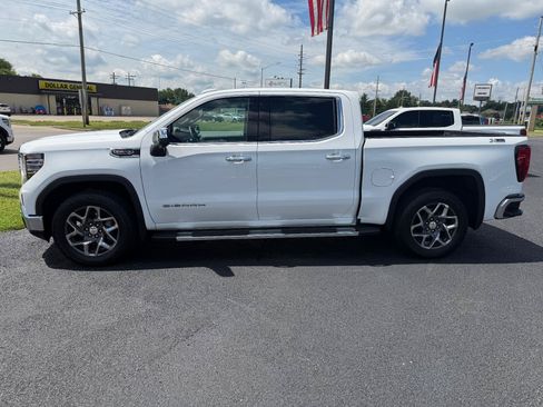 Used 2024 GMC Sierra 1500 SLT w/ SLT Premium Plus Package AWD/4WD image 3