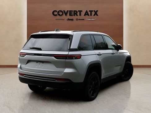 New 2026 Jeep Grand Cherokee Altitude RWD image 5