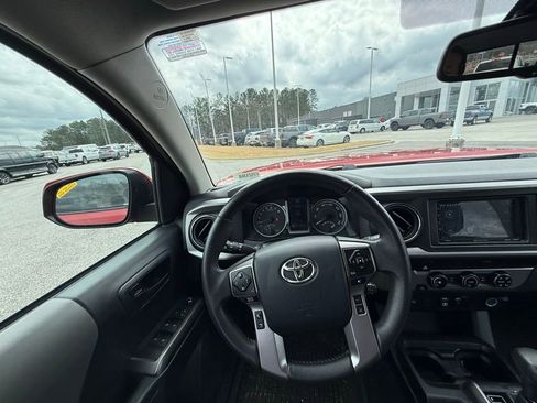 Used 2018 Toyota Tacoma SR5 image 14