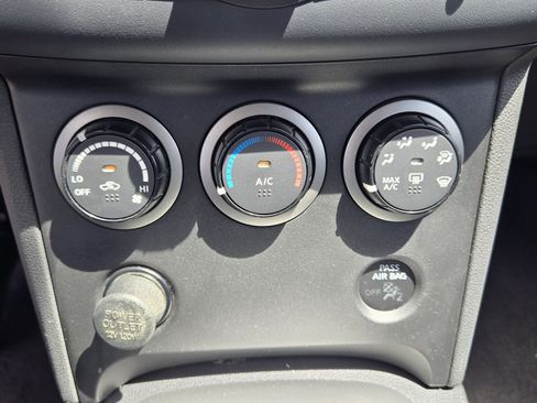 Used 2010 Nissan Rogue SL w/ Premium Pkg image 17