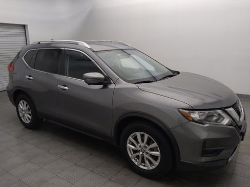 Used 2017 Nissan Rogue SV w/ SV Premium Package FWD image 11