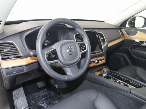Used 2025 Volvo XC90 B5 Plus w/ Protection Package Premier image 30