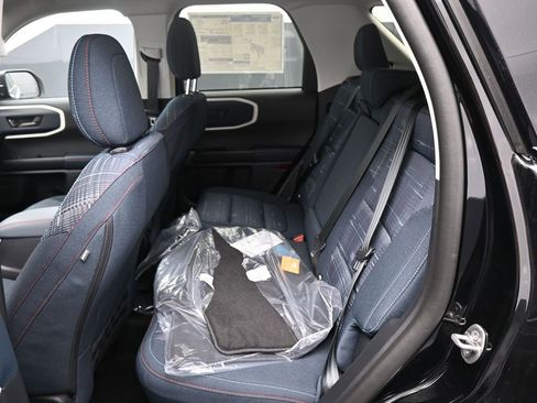 Used 2024 Ford Bronco Sport Heritage w/ Heritage Convenience Package image 3