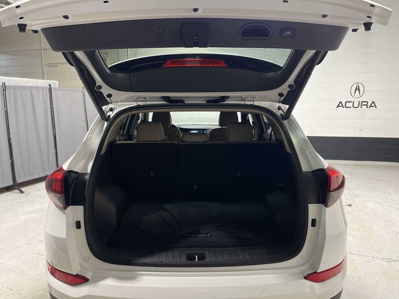 Used 2018 Hyundai Tucson Limited AWD/4WD image 19
