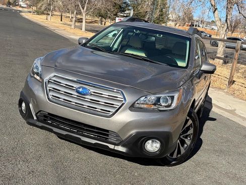 Used 2016 Subaru Outback 2.5i Limited AWD/4WD image 6