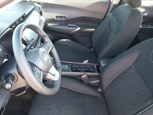 Used 2024 Nissan Kicks SV FWD image 13